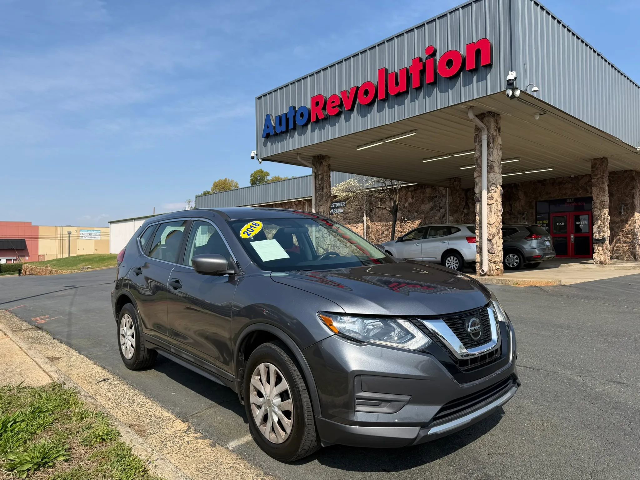 Used 2018 Nissan Rogue S AWD/4WD image 1