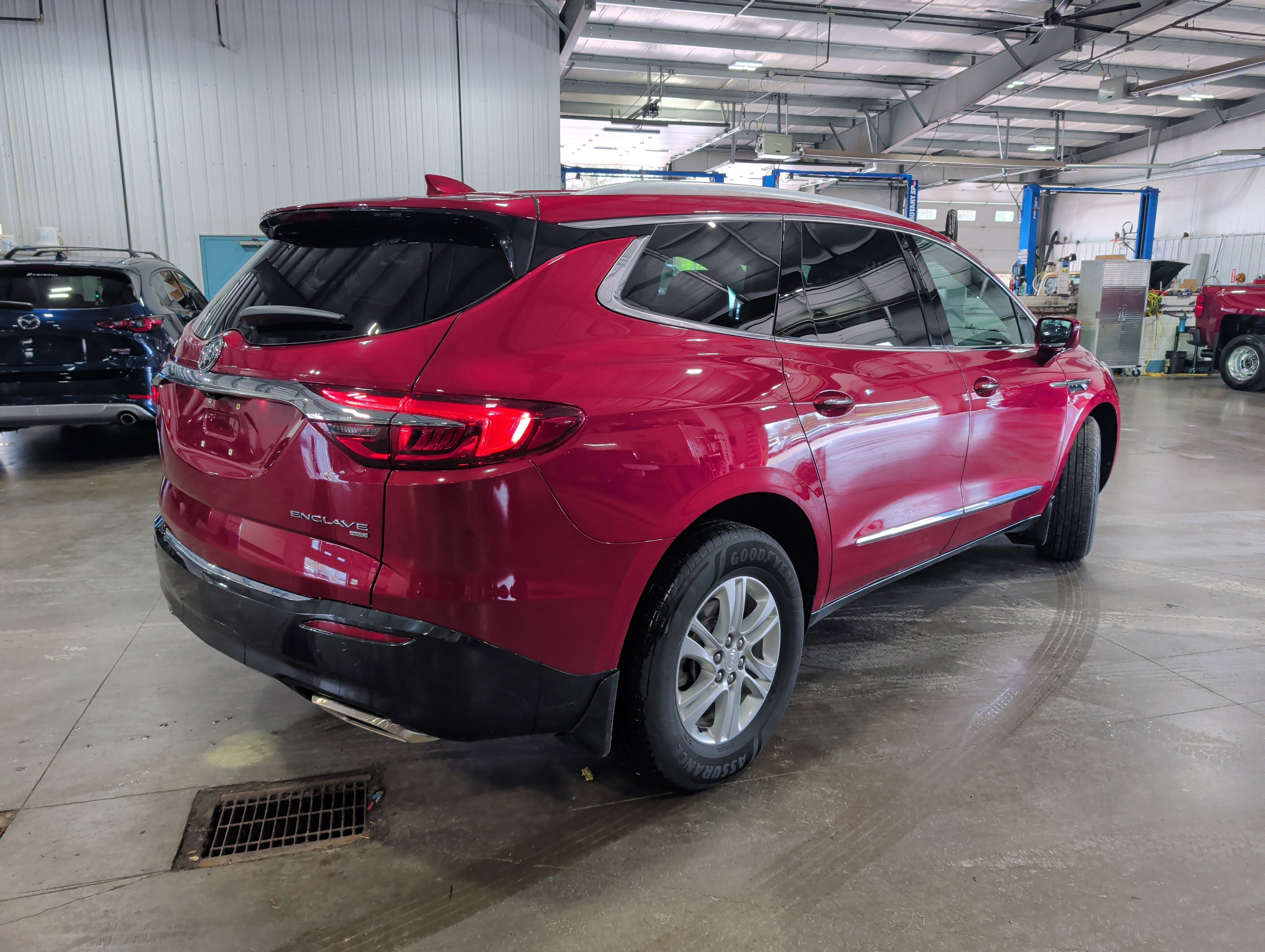 Used 2019 Buick Enclave Premium image 3