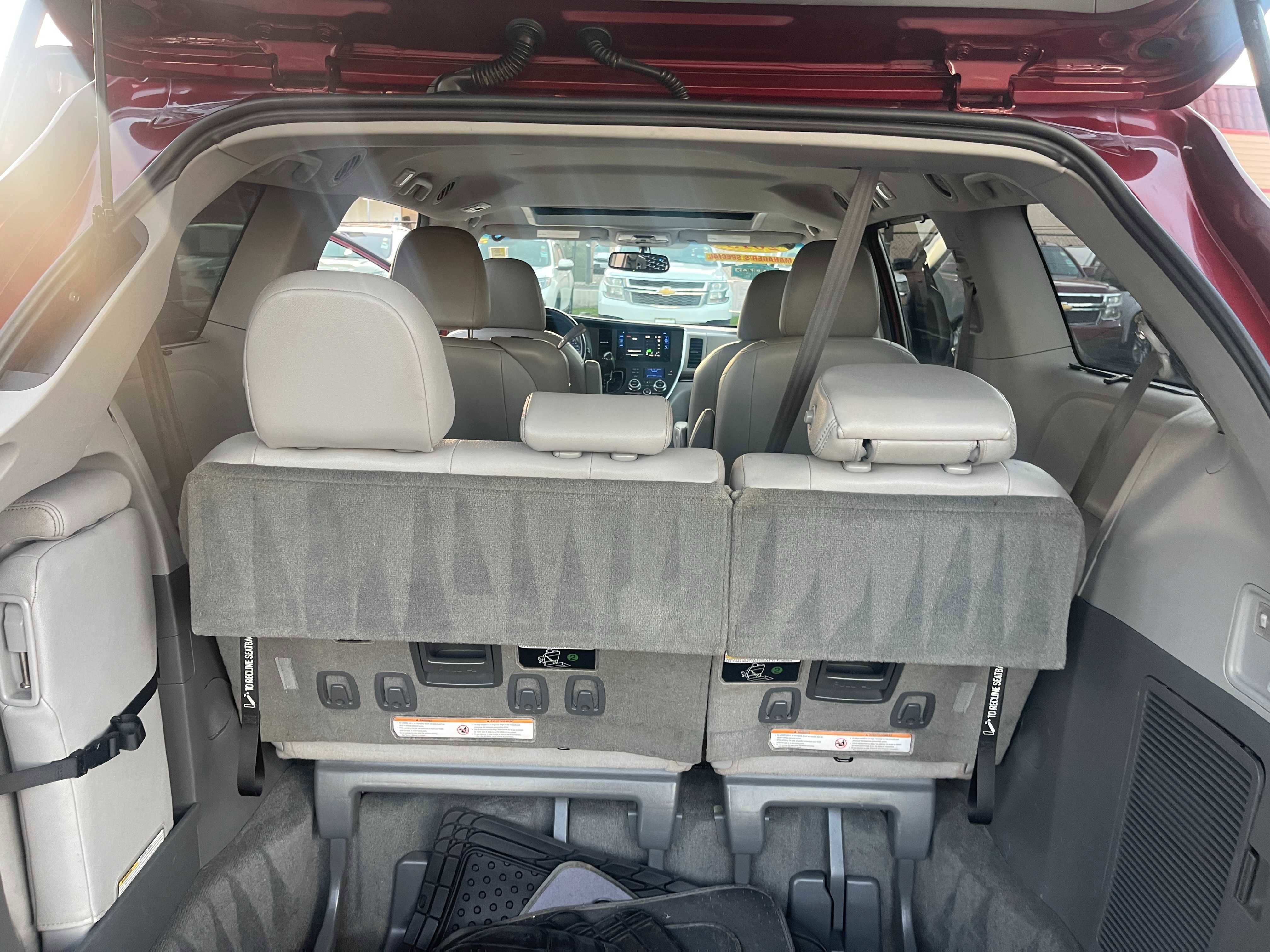 Used 2015 Toyota Sienna XLE FWD image 10
