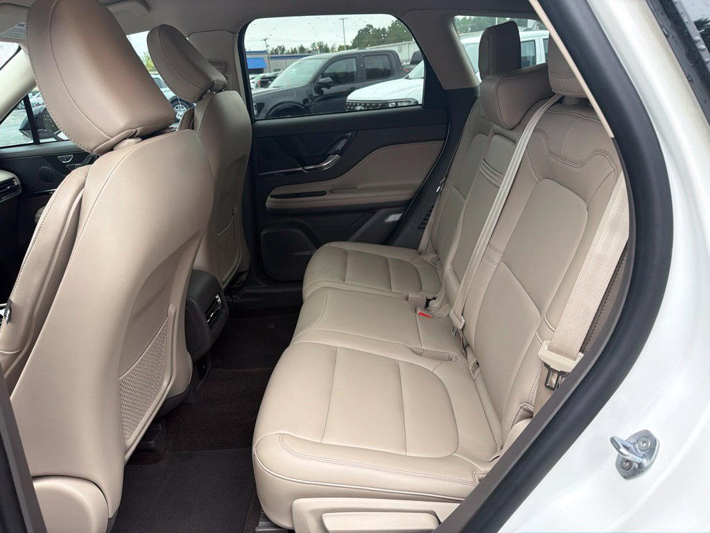 Used 2023 Lincoln Corsair AWD image 15