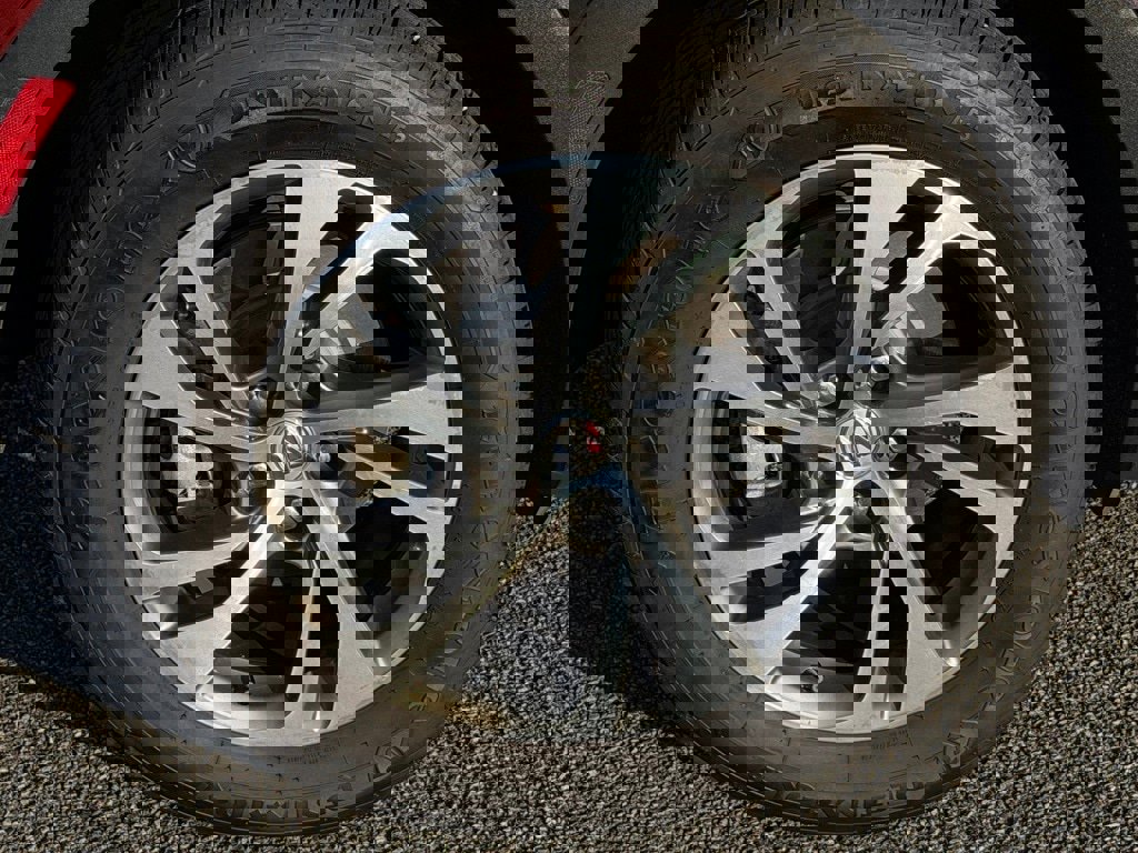 Used 2023 Buick Envision Essence image 6