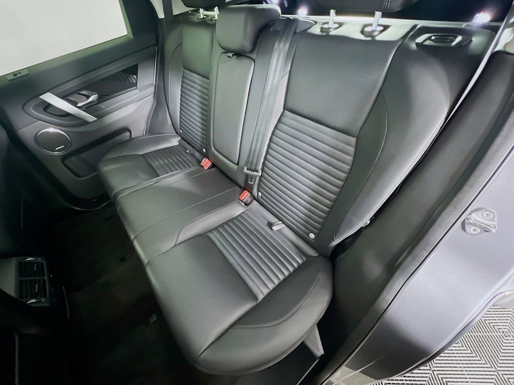 Used 2025 Land Rover Discovery Sport S image 26