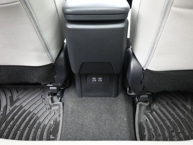 Used 2024 Toyota Prius XLE image 28