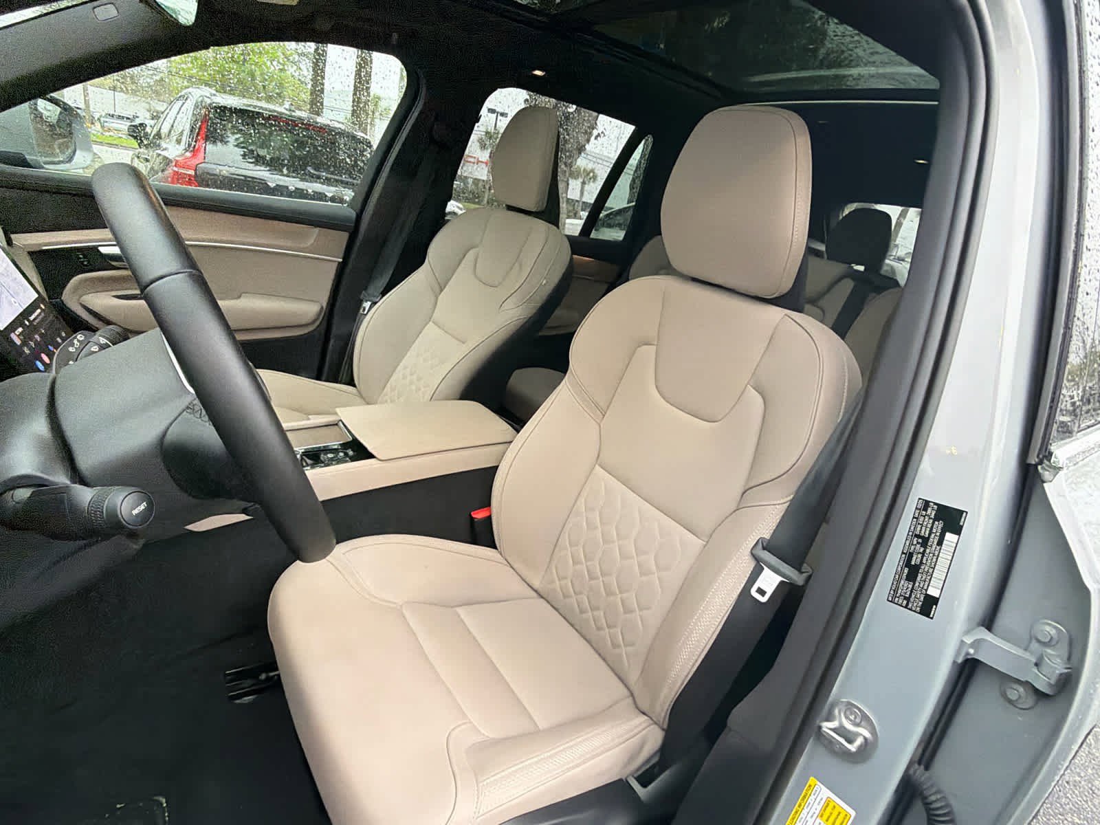 Used 2025 Volvo XC90 B5 Plus image 27