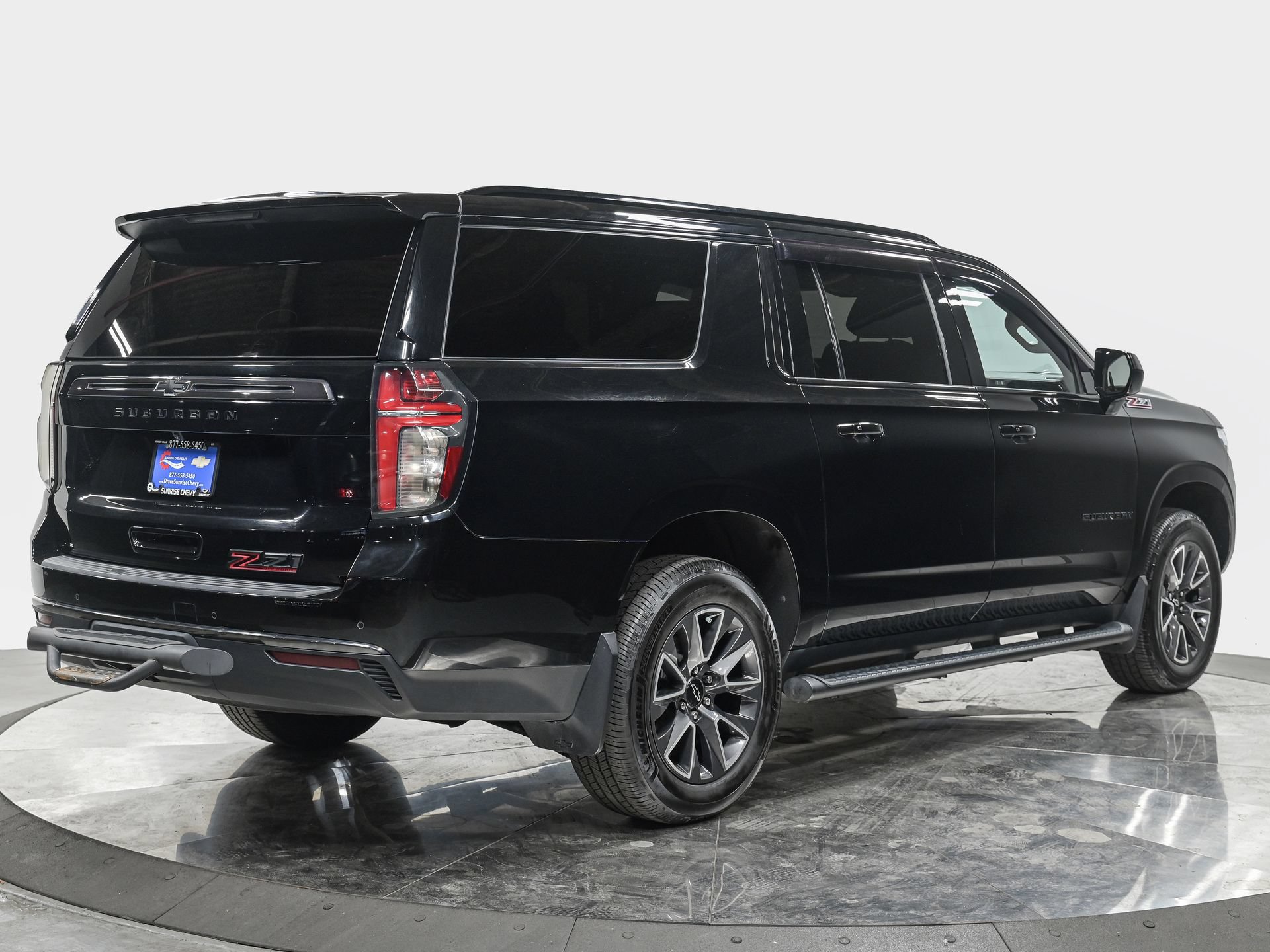 Used 2022 Chevrolet Suburban Z71 AWD/4WD image 7