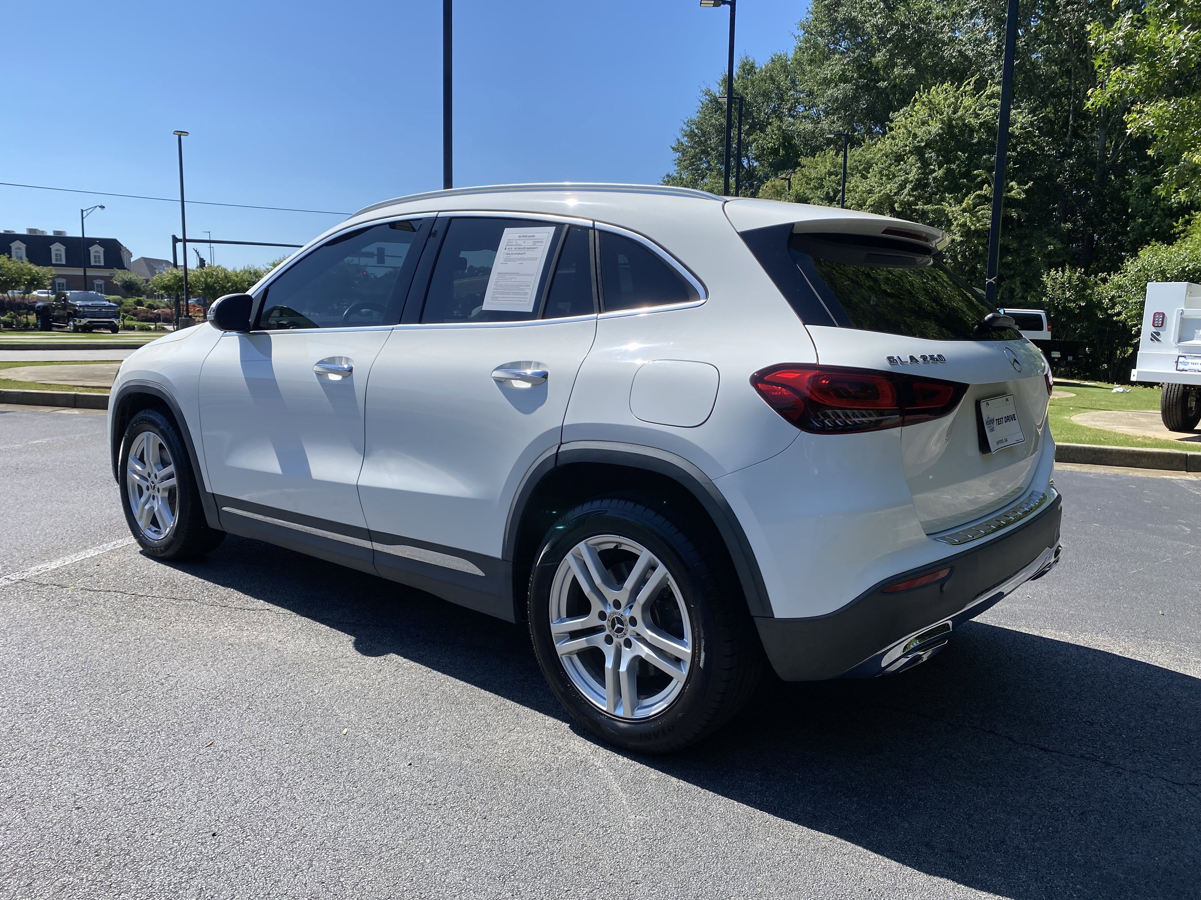 Used 2021 Mercedes-Benz GLA 250 4MATIC w/ Premium Package image 7