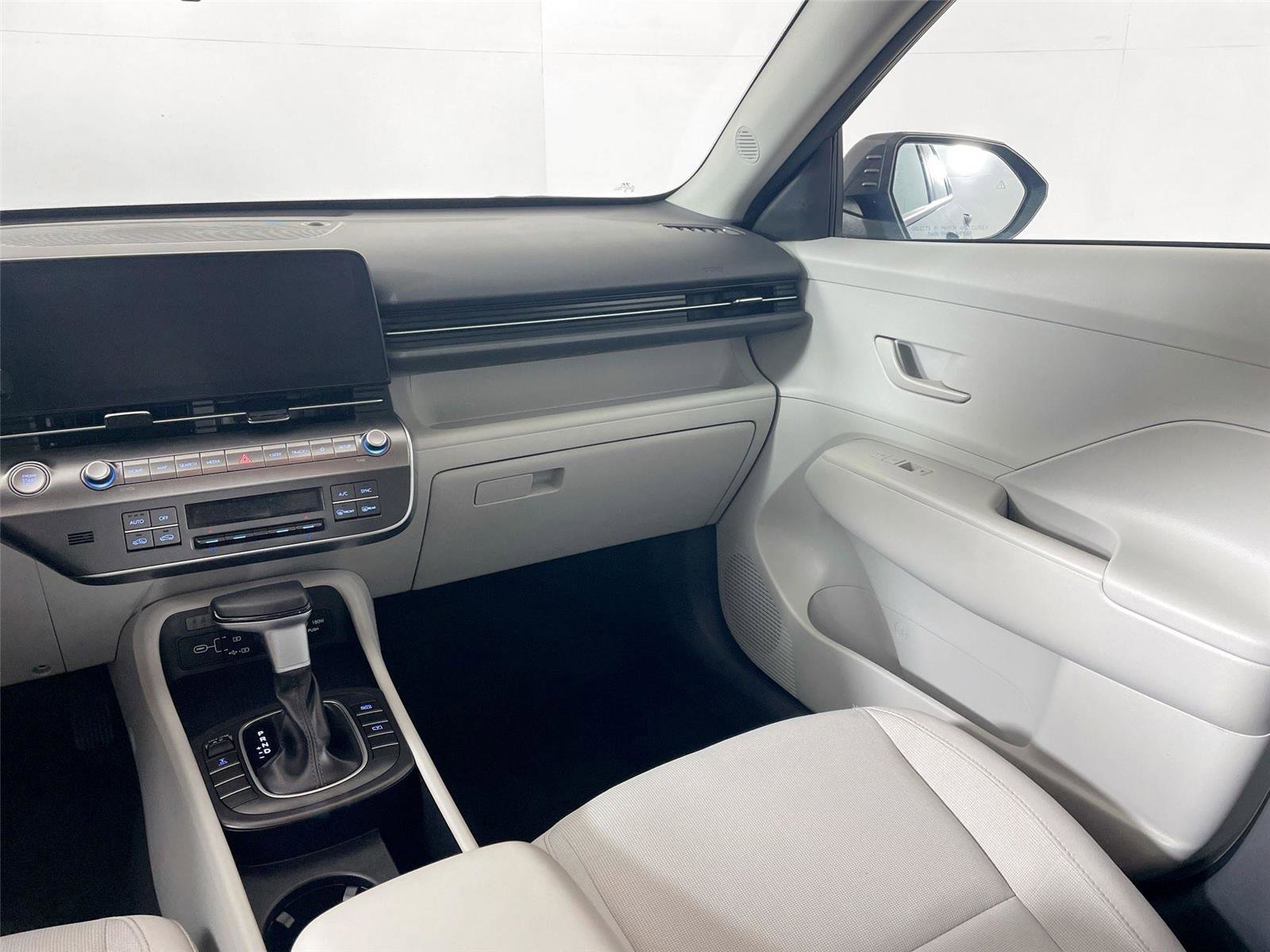 Used 2025 Hyundai Kona SEL AWD/4WD image 22