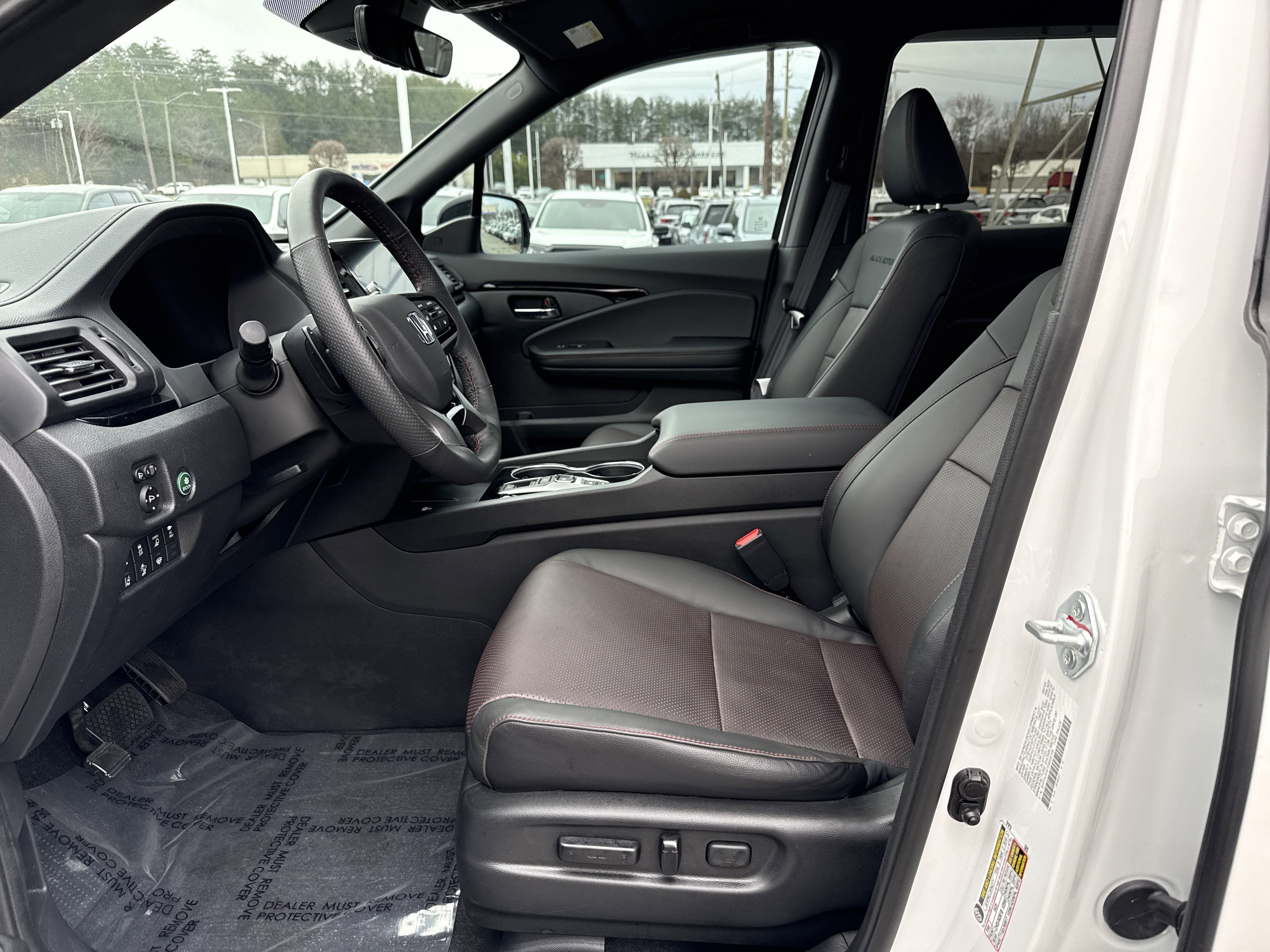 Used 2025 Honda Ridgeline Black Edition image 16