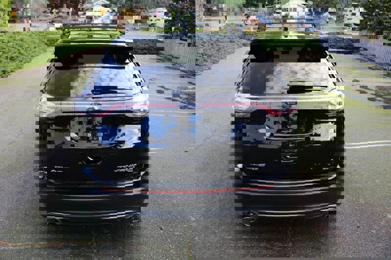 Used 2016 Ford Edge Titanium image 12