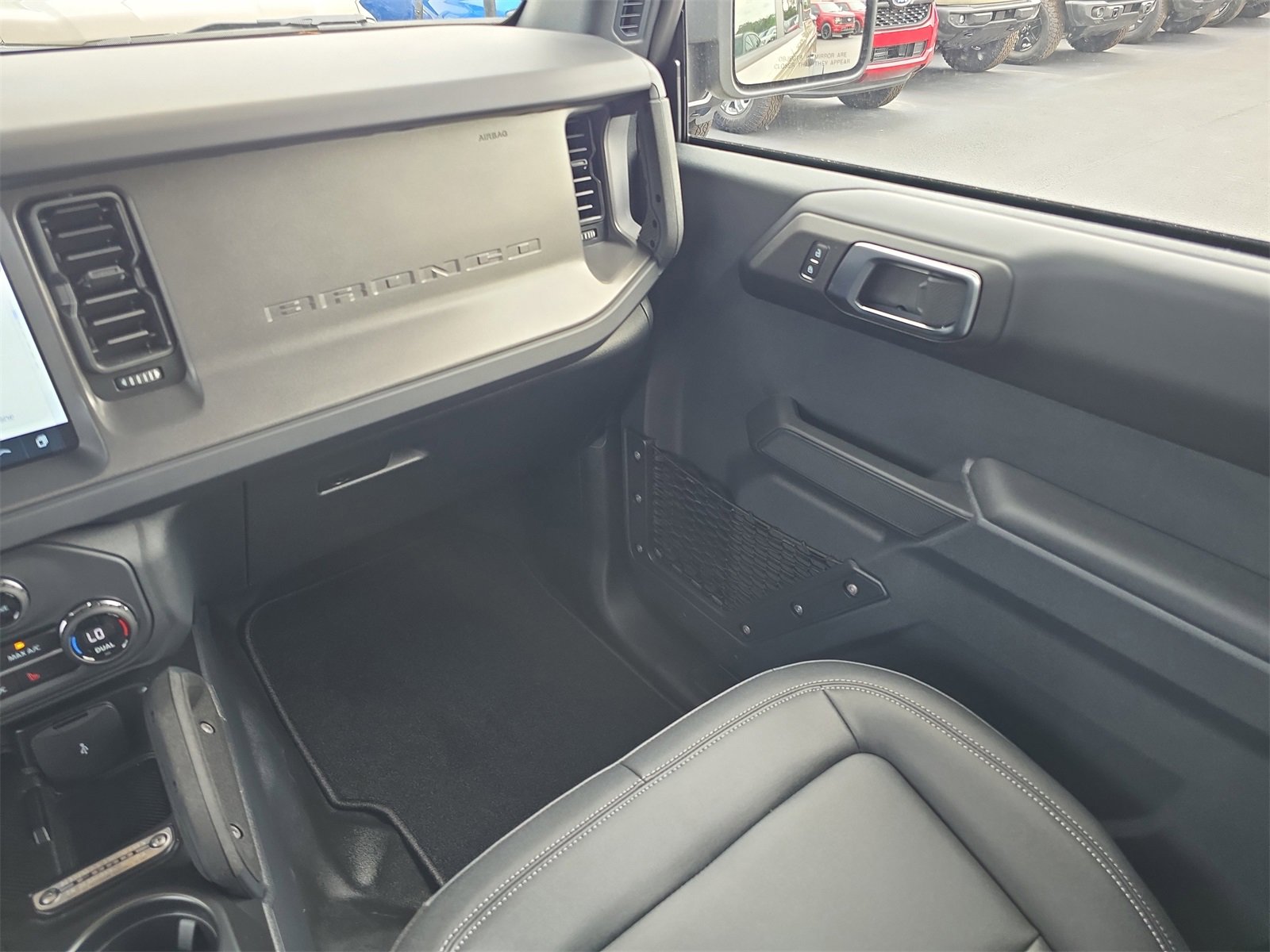 New 2025 Ford Bronco Badlands image 11