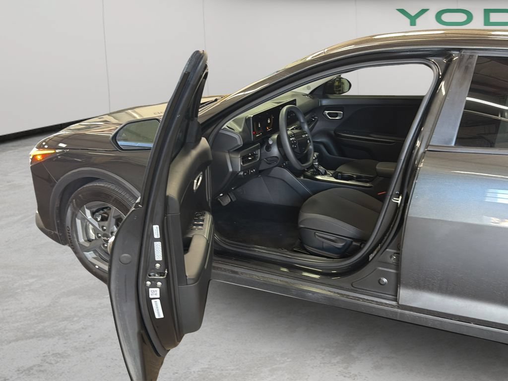 Used 2026 Kia K4 FWD image 35