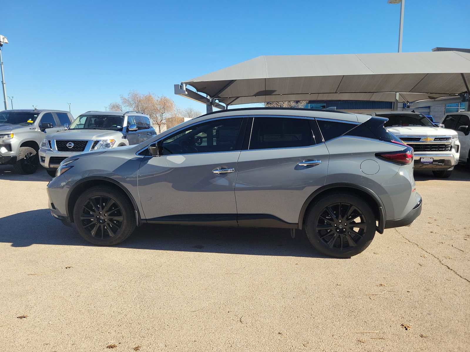 Used 2024 Nissan Murano SV w/ SV Midnight Edition Package image 3
