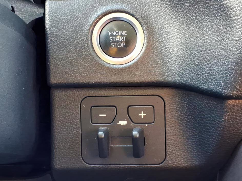 Used 2022 Toyota Tundra SR5 w/ Convenience Package image 17