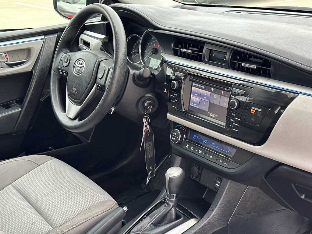 Used 2016 Toyota Corolla LE image 9