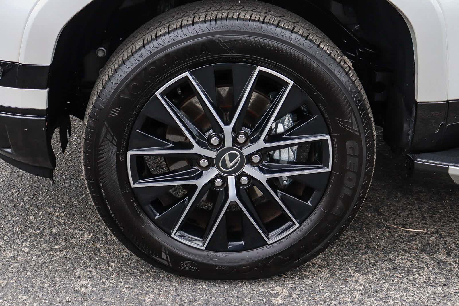 Used 2025 Lexus GX 550 AWD/4WD image 14
