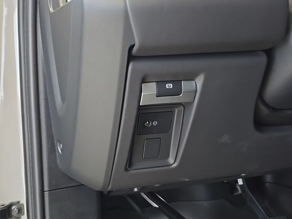 New 2026 Land Rover Defender 110 OCTA AWD/4WD image 13