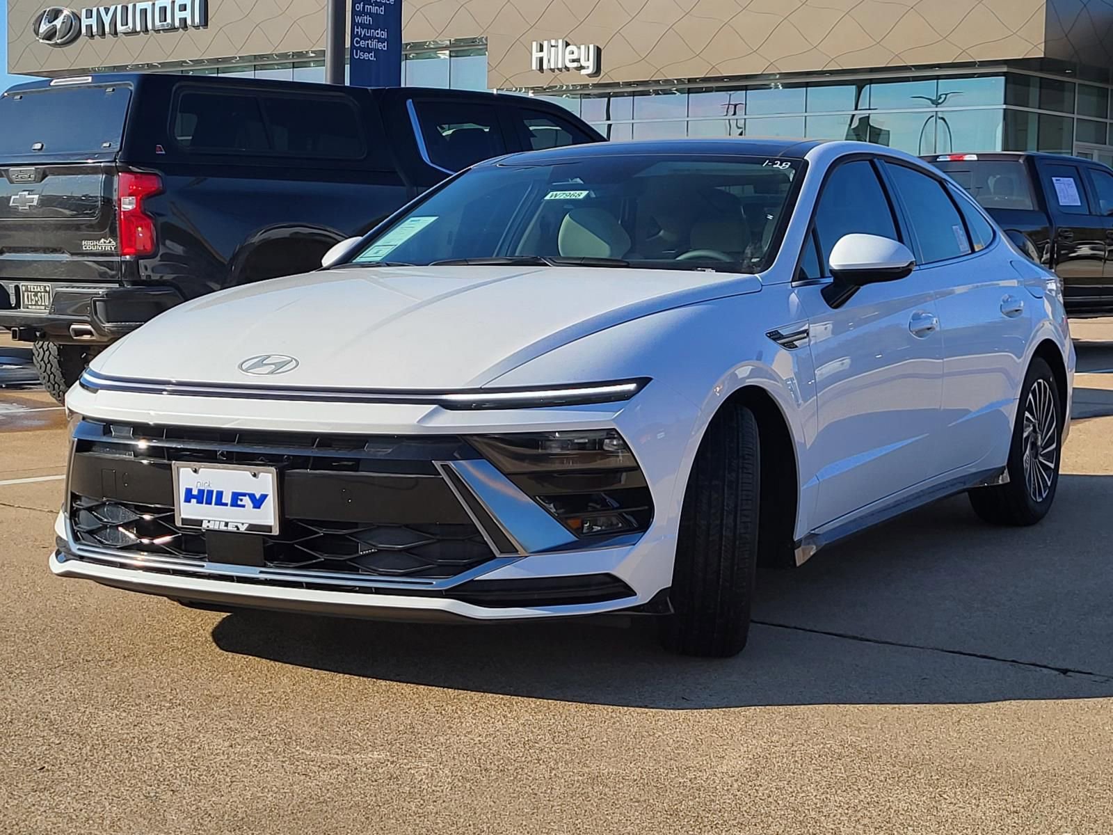 New 2026 Hyundai Sonata SEL FWD image 2