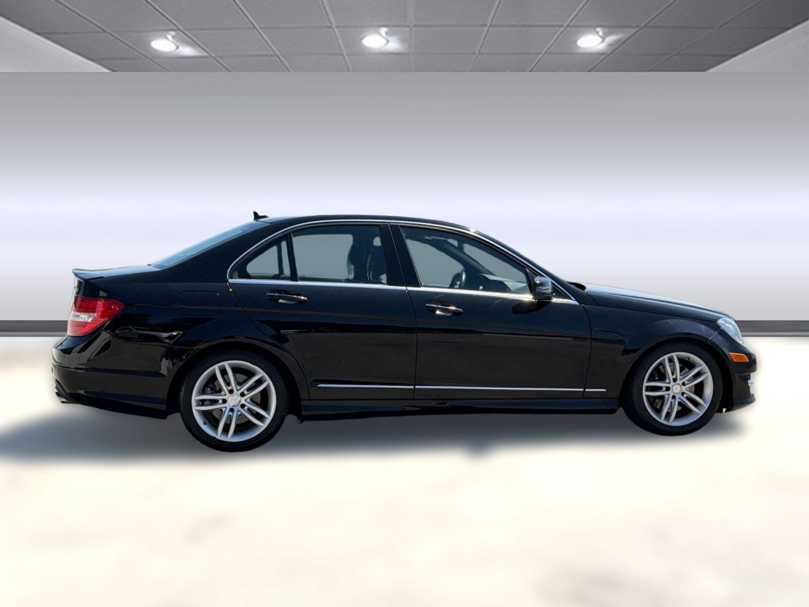 Used 2013 Mercedes-Benz C 300 4MATIC Sedan image 7