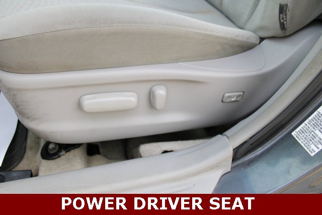 Used 2010 Toyota Camry LE image 12