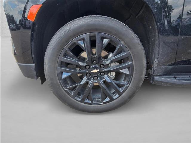 Used 2024 Chevrolet Suburban LS w/ Driver Alert Package RWD image 10