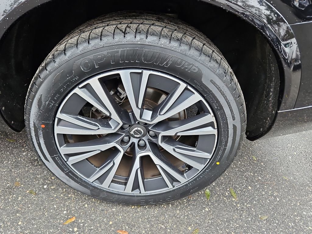 Used 2022 Volvo XC90 T5 Momentum w/ Climate Package image 37