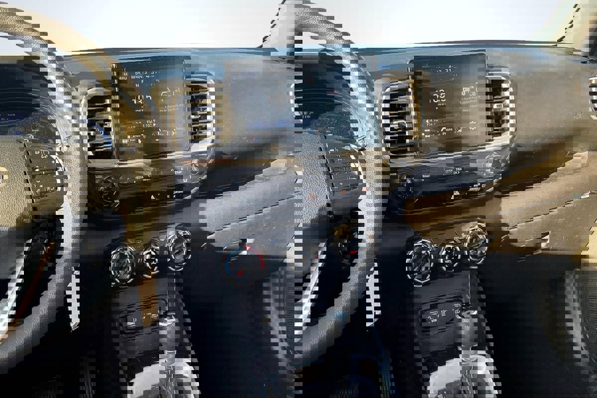 Used 2024 Hyundai Venue SE image 6