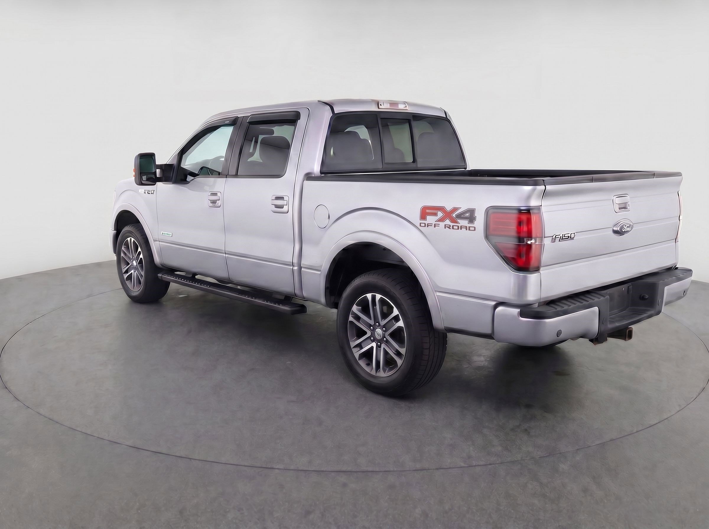 Used 2014 Ford F150 FX4 w/ Equipment Group 402A Luxury AWD/4WD image 3
