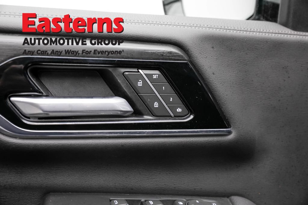 Used 2025 GMC Yukon Denali AWD/4WD image 25