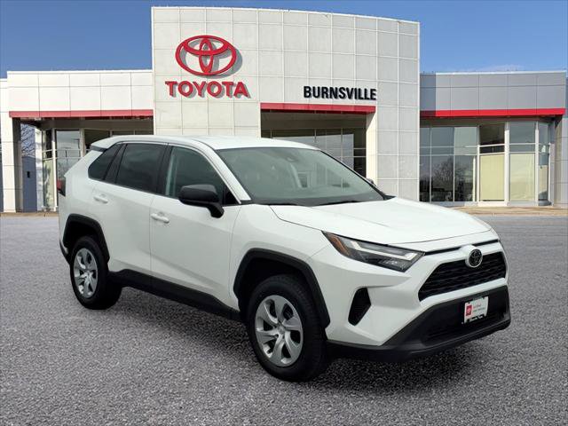 Certified 2025 Toyota RAV4 LE AWD/4WD image 1