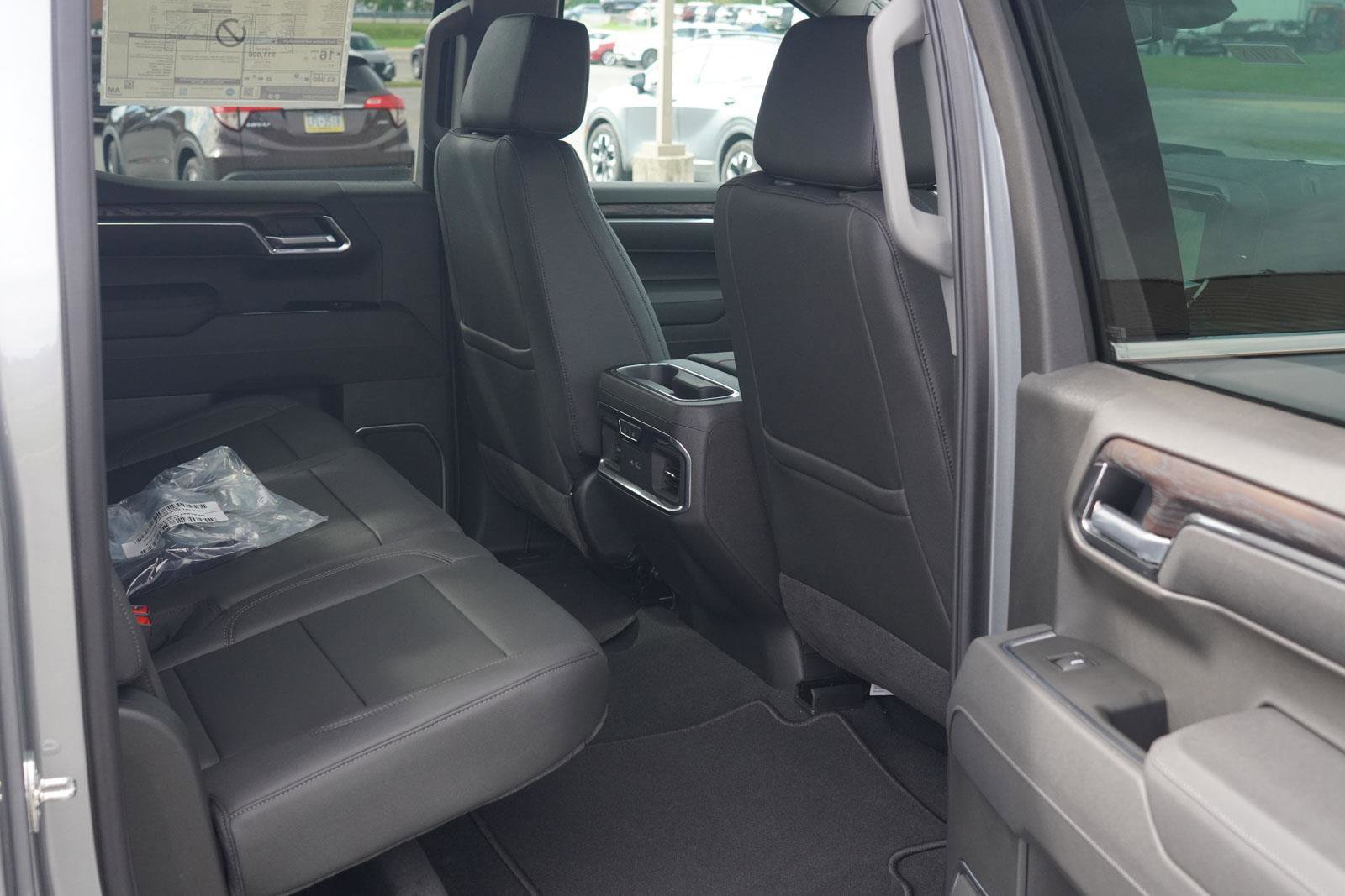 New 2026 GMC Sierra 1500 SLT w/ SLT Premium Package image 28