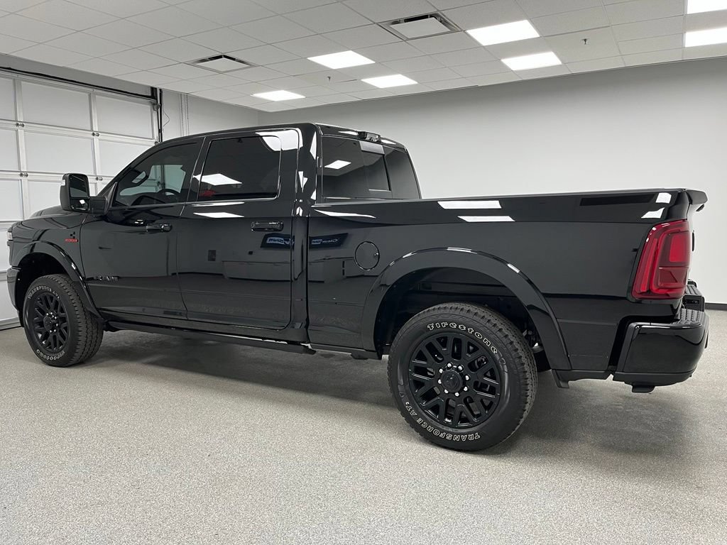 Used 2025 RAM 2500 Limited AWD/4WD image 7