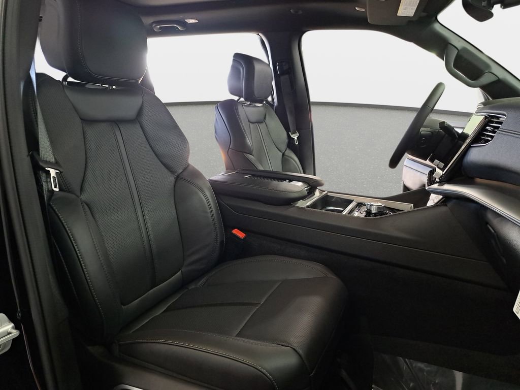 New 2026 Jeep Grand Wagoneer Limited AWD/4WD image 10
