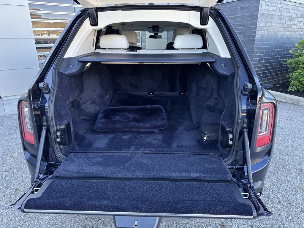 Used 2021 Rolls-Royce Cullinan AWD/4WD image 6