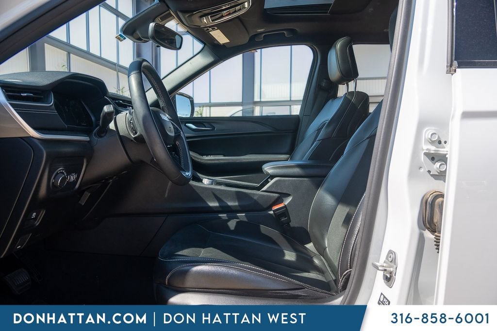 Used 2023 Jeep Grand Cherokee L Laredo AWD/4WD image 3