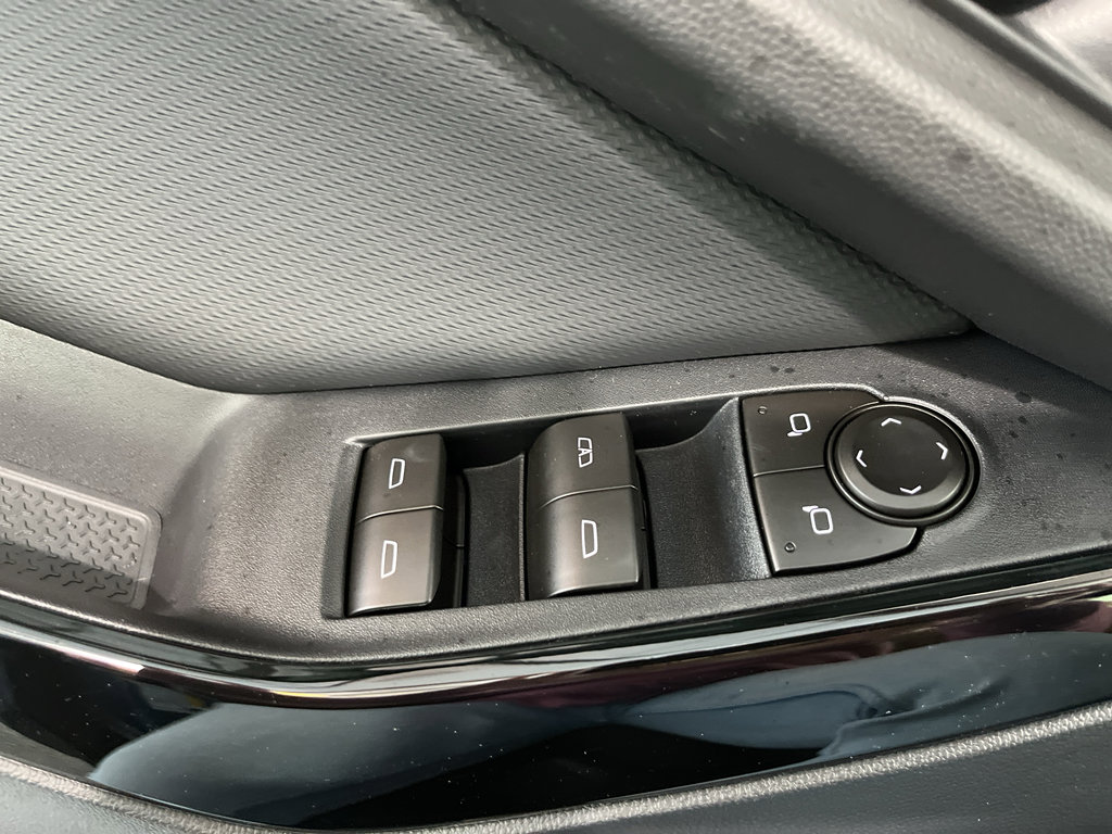 New 2026 Chevrolet Equinox LT FWD image 27