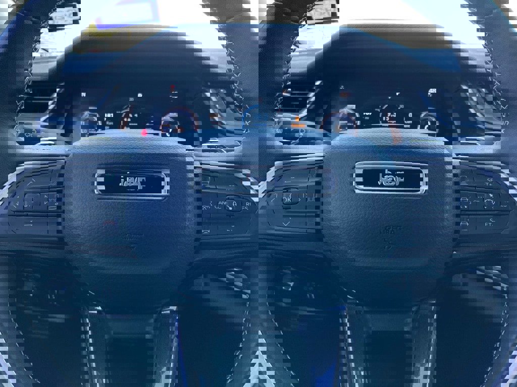 Used 2022 Jeep Grand Cherokee L Laredo w/ Luxury Tech Group I image 21