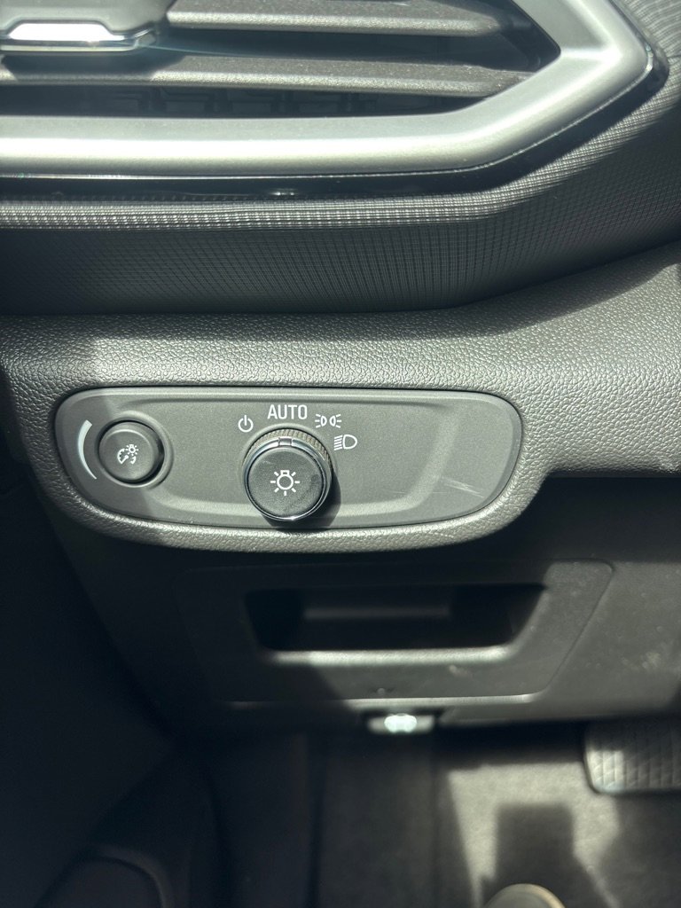 Used 2023 Chevrolet TrailBlazer LS image 23