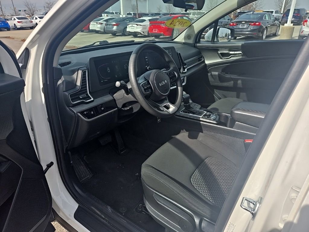 Used 2024 Kia Sportage LX image 16
