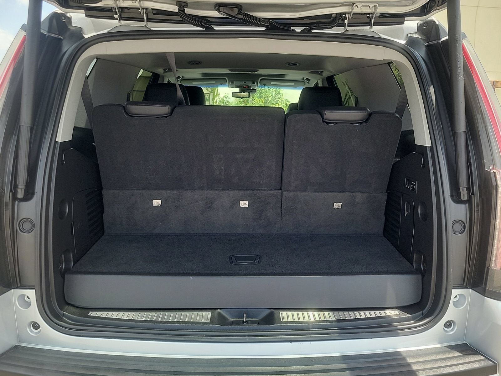 Certified 2020 Cadillac Escalade Luxury RWD image 9