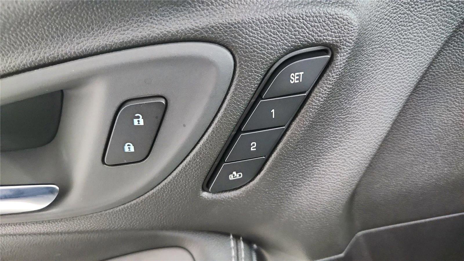 Used 2026 Buick Encore GX Avenir w/ Avenir Technology Package image 31