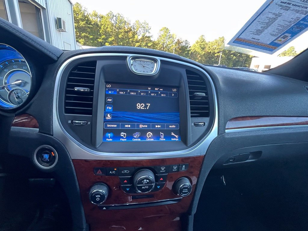 Used 2013 Chrysler 300 RWD image 21