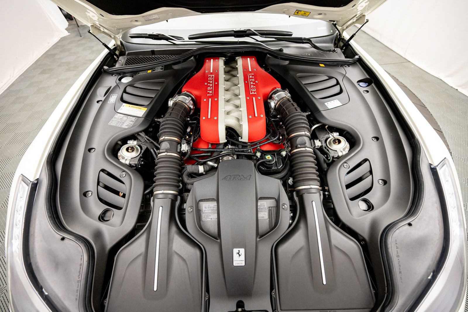 Used 2019 Ferrari GTC4Lusso AWD/4WD image 36