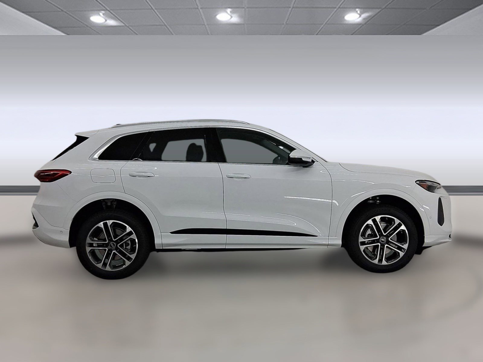 Certified 2025 Audi Q5 Premium w/ Convenience Package image 8