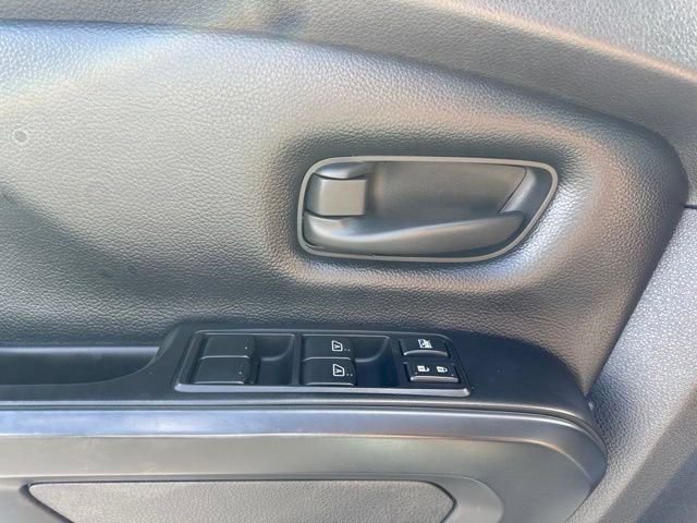 Used 2017 Nissan Titan S AWD/4WD image 18