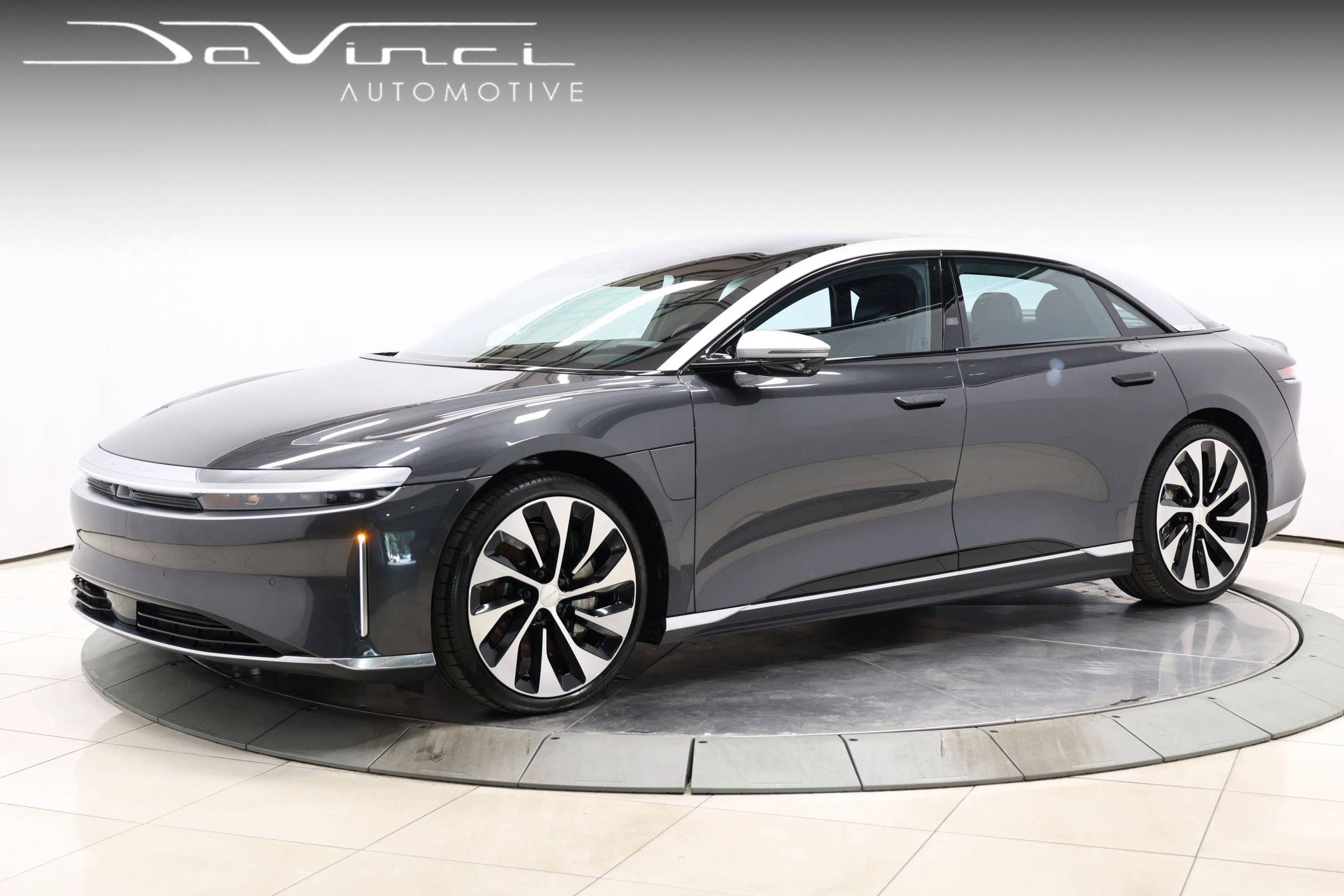 Used 2023 Lucid Air Grand Touring image 1