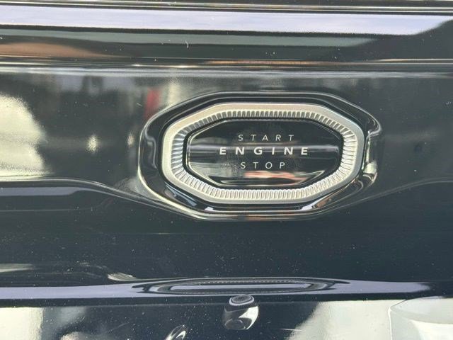 New 2026 Jeep Grand Cherokee Limited w/ Luxury Tech Group II AWD/4WD image 23