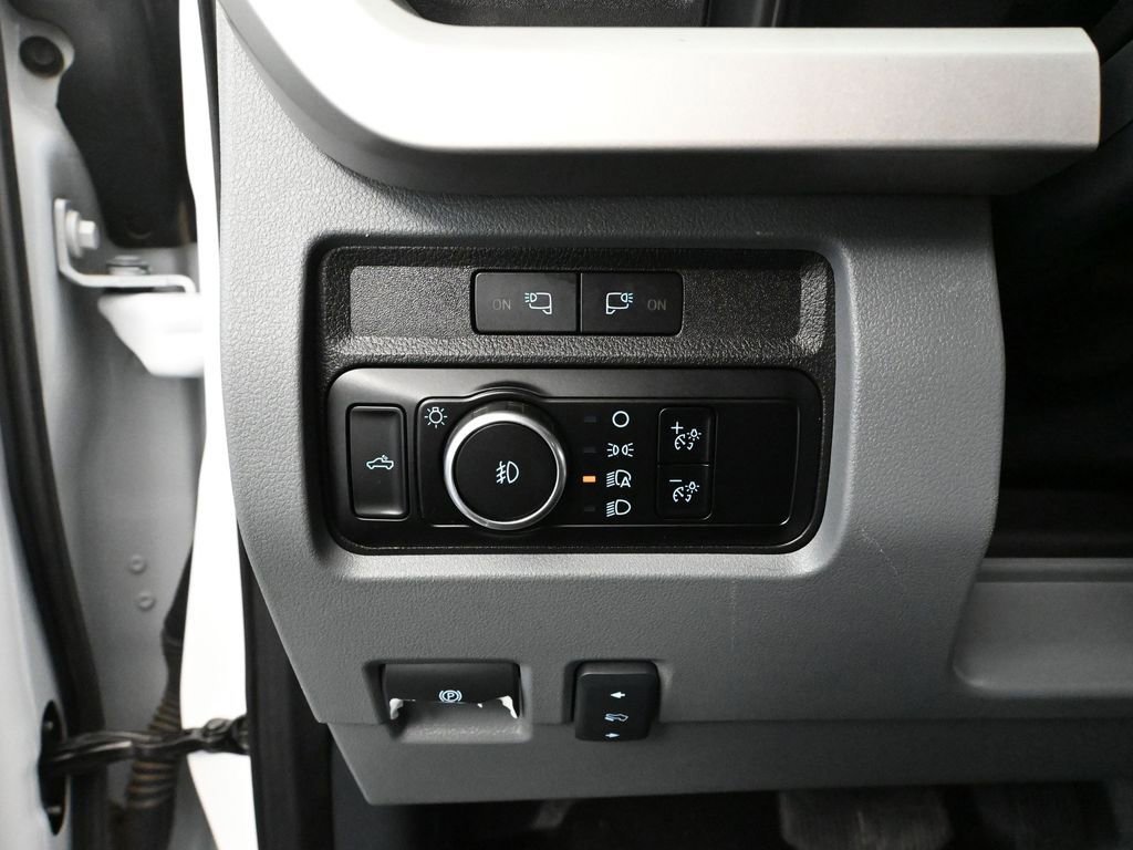 Used 2023 Ford F350 XLT w/ FX4 Off-Road Package image 31