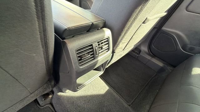 Used 2025 Nissan Rogue S image 17