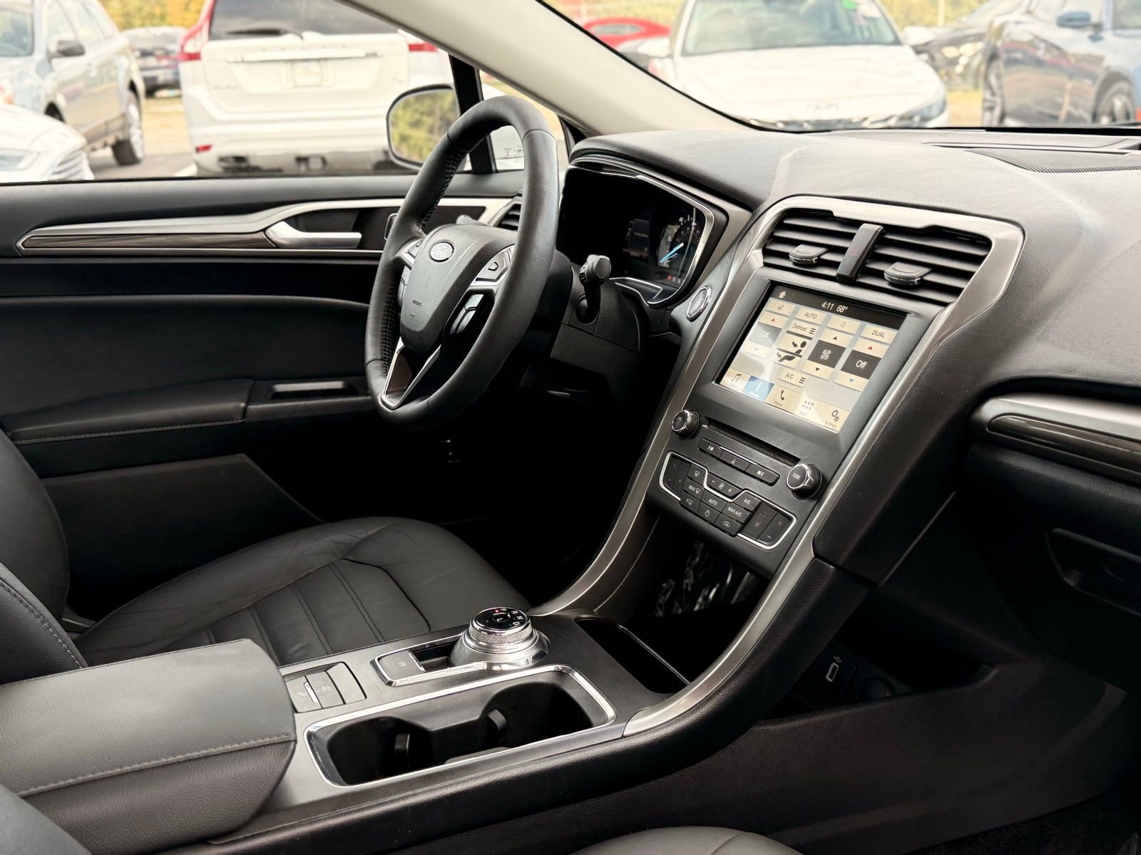 Used 2017 Ford Fusion SE w/ Equipment Group 602A image 19