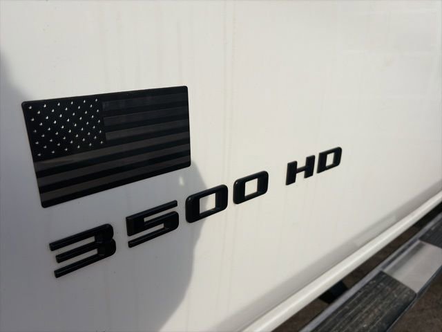 Used 2020 Chevrolet Silverado 3500 High Country w/ LPO, Dark Essentials Package AWD/4WD image 8